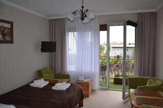 Отели типа «постель и завтрак» Willa Helena Леба Двухместный номер с 1 кроватью и балконом-1