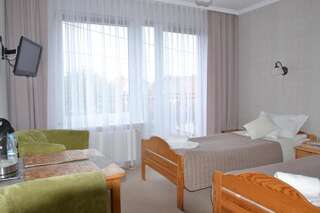 Отели типа «постель и завтрак» Willa Helena Леба Двухместный номер с 2 отдельными кроватями и балконом-1